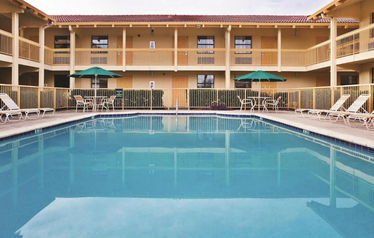 La Quinta Inn By Wyndham Savannah Midtown Zewnętrze zdjęcie